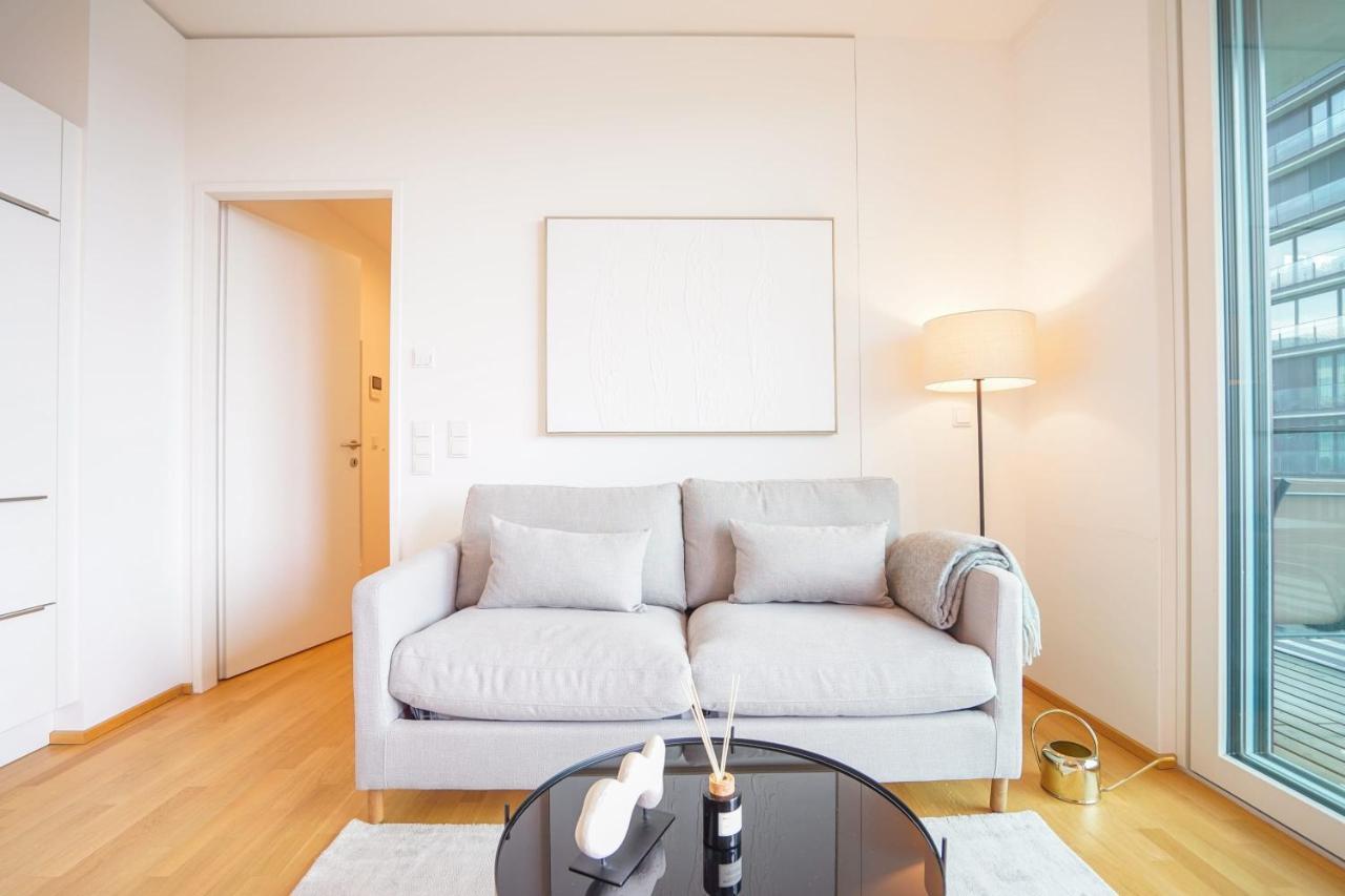Suite In High-Rise On The Danube Wenen Buitenkant foto
