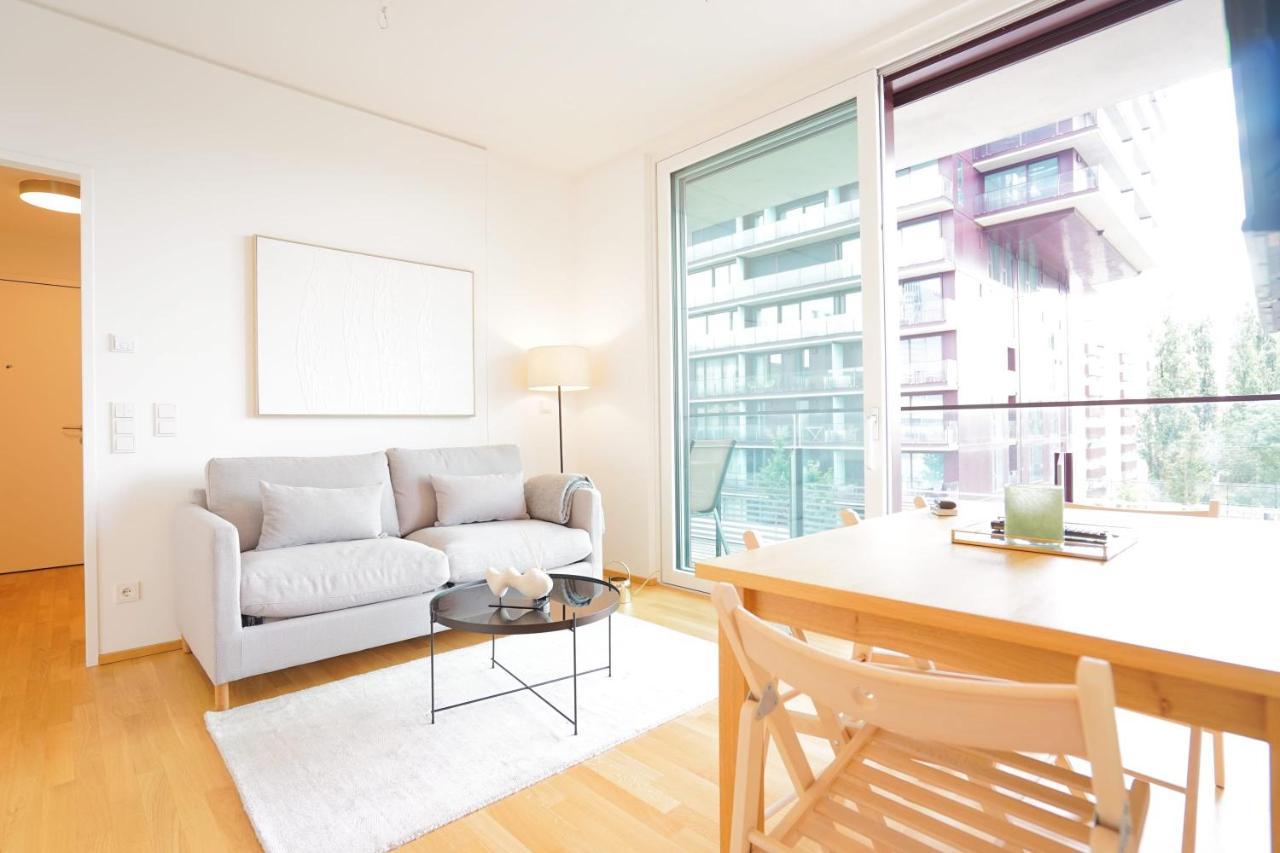 Suite In High-Rise On The Danube Wenen Buitenkant foto